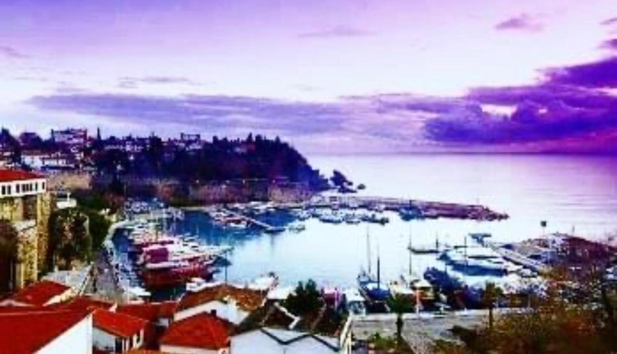 Homestay Tarihi Kaleici Muhtesem Dizayn Huzurlu Keyifli Teras Keyifli Oezel Ev Antalya